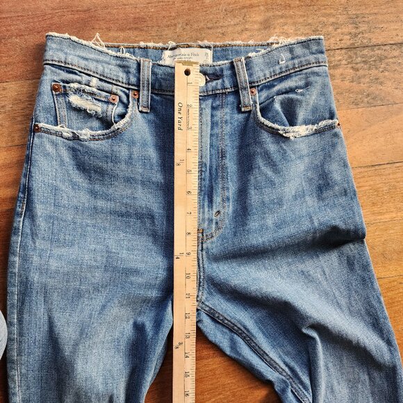 Abercrombie & Fitch "The Ankle Straight Ultra High Rise" Size 26/2 - Picture 6 of 15
